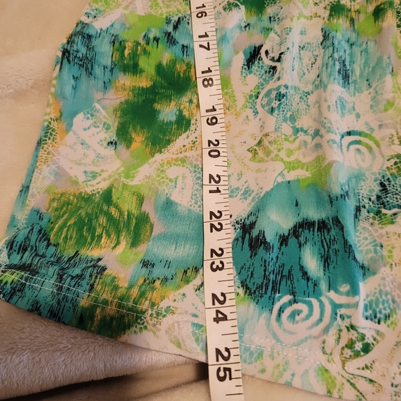 Any 2 for $20 2 small tops - Picture 9 of 10